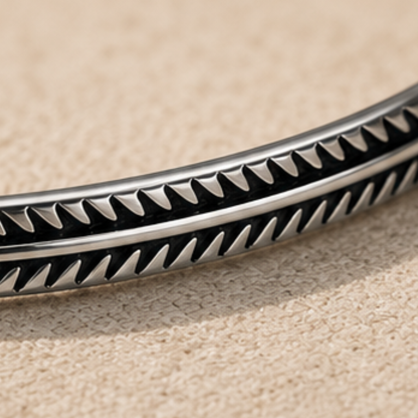 Calida Silver Bracelet | Men's Minimalist Silver Bracelet | Solbaha
