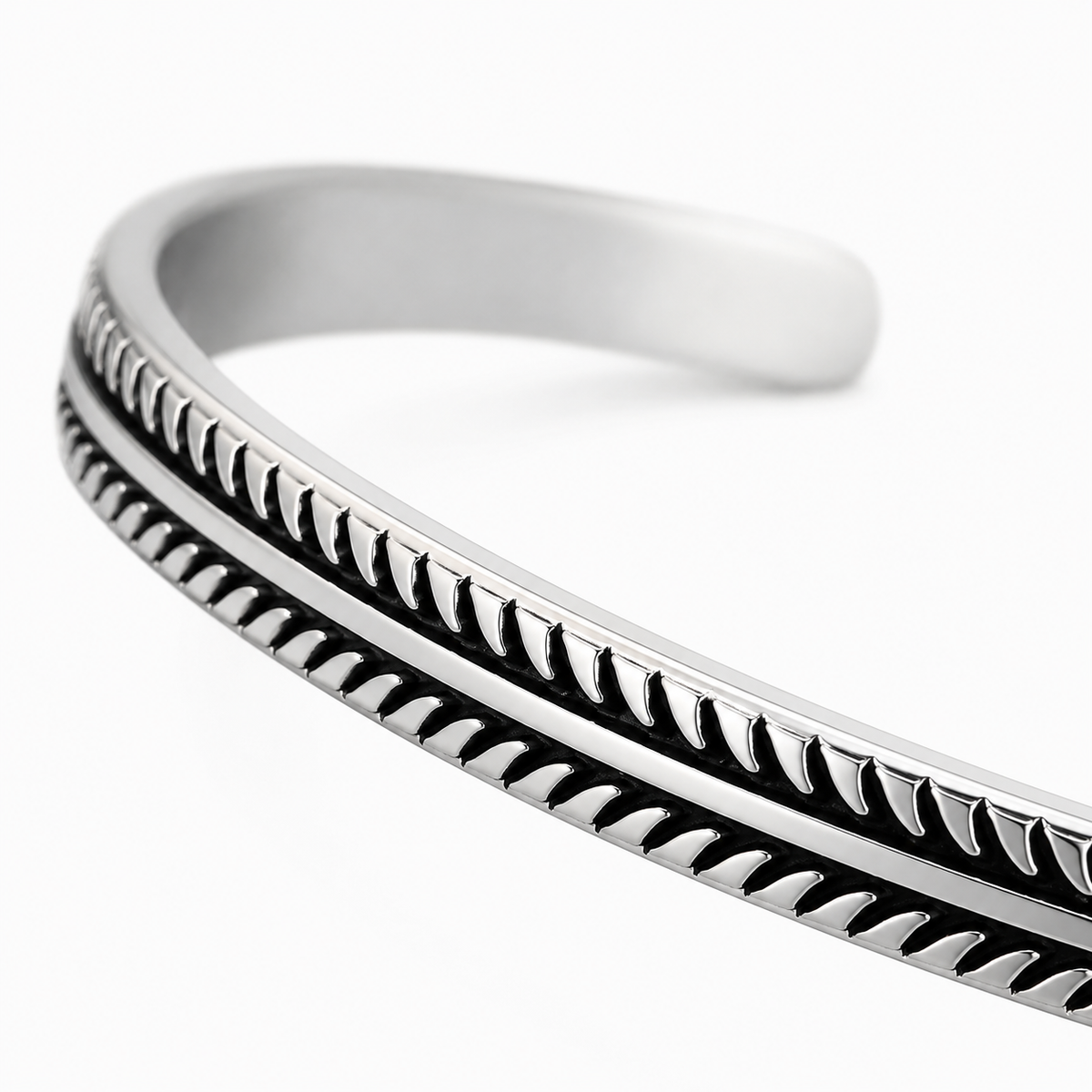 Calida Stainless Steel Bracelet | Men's Minimalist Silver Bracelet | solbaha